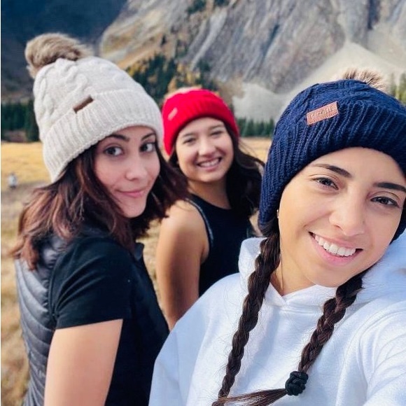 4-Pack + 1 FREE Kéviji Premium Winter Hats - Picture 8 of 14